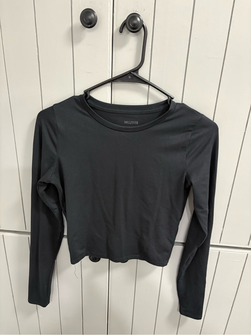 Hollister Black Long-Sleeve Crewneck Top